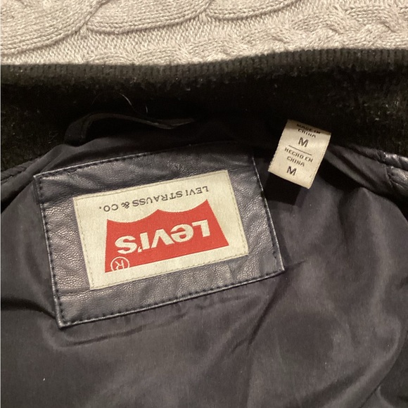 Levi's Faux Leather Diamond Quilted Bomber Jacket - Picture 5 of 6